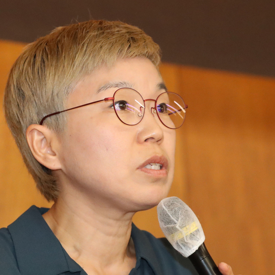 图为金在莲律师7月22日在首尔中区某记者会场举行的“首尔市长利用职务权威骚扰事件第二次记者会”上发言。【金相铣 记者】 