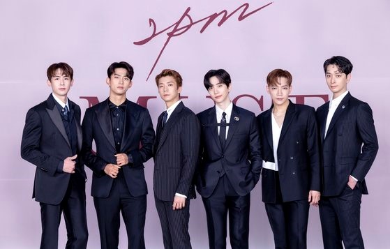 6月28日发行第七张正规专辑《MUST》的2PM。除泰国成员尼坤外，其他五名成员均已完成服役，时隔5年回归。【照片来自：JYP娱乐公司】