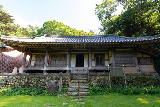 松柏井旁边的高永完故居是一座被列为文物的古宅。