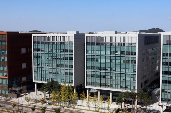 图为LG Innotek总部大楼。【照片来源：韩联社】