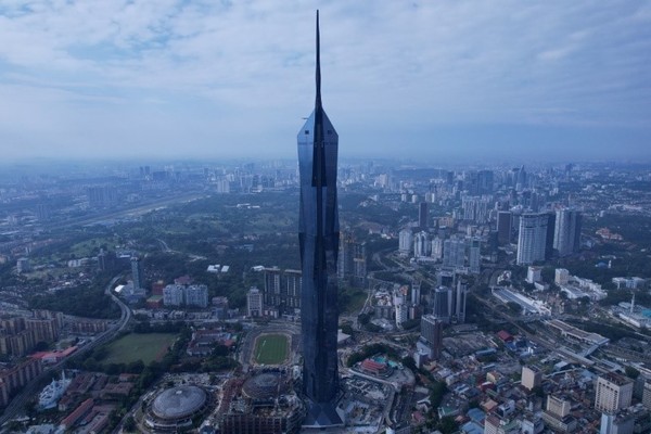 三星物产建设部门在马来西亚首都吉隆坡市中心完成了世界第二高建筑“默迪卡118大厦”的工程，并于10日举行了开馆仪式。【照片来源：三星物产】 