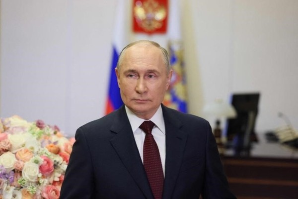 图为8日在官邸拍摄的俄罗斯总统普京的照片。【照片来源：法新社=韩联社】