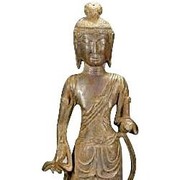 展现公元8世纪统一新罗菩萨像的样式和特点的“金铜菩萨立像”(第129号国宝)。