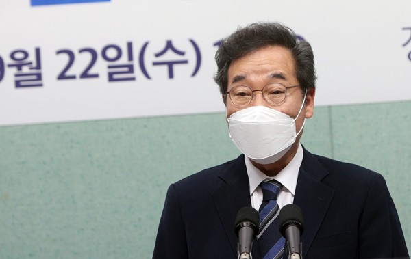 韩国共同民主党总统候选人、前党代表李洛渊。【照片来源：韩联社】