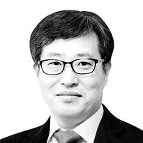 中央日报评论员 李炫祥
