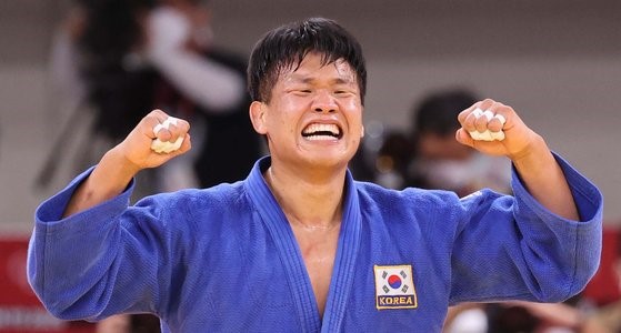 图为即将退役的韩国柔道重量级选手赵求含。【照片来源：中央图片库】