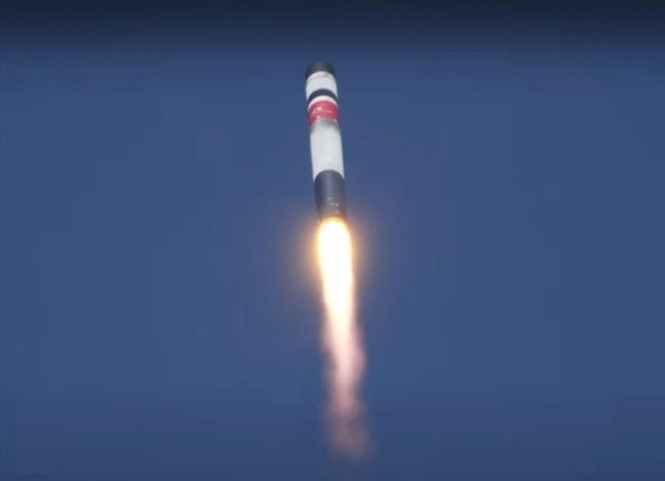 本月24日，搭载微型卫星群1号卫星的运载火箭于上午7时32分在新西兰马希亚发射场发射。【照片来源：NEWS1】